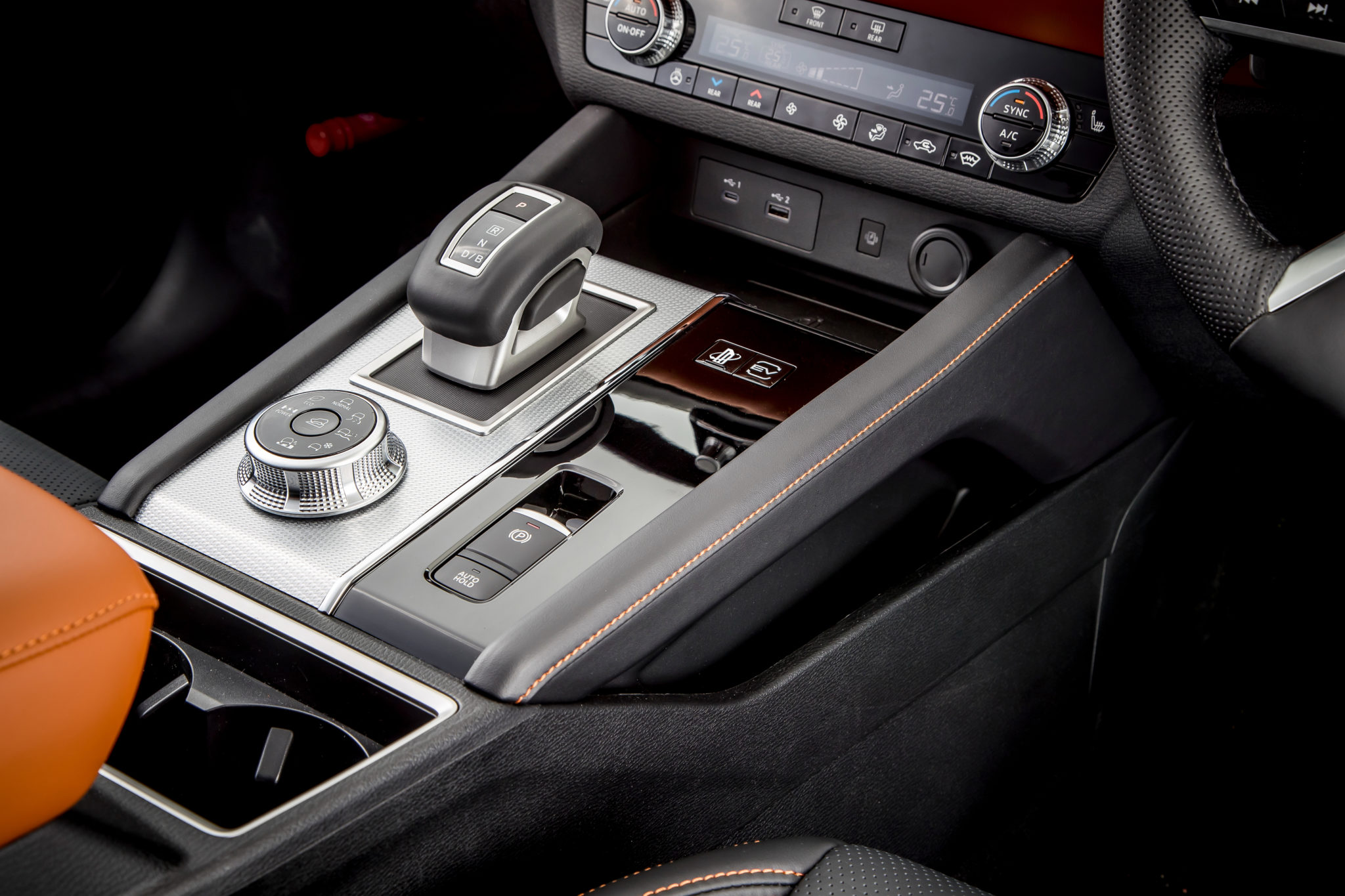The AllNew Outlander PHEV Shifter 2 Mitsubishi Motors Canadian Newsroom