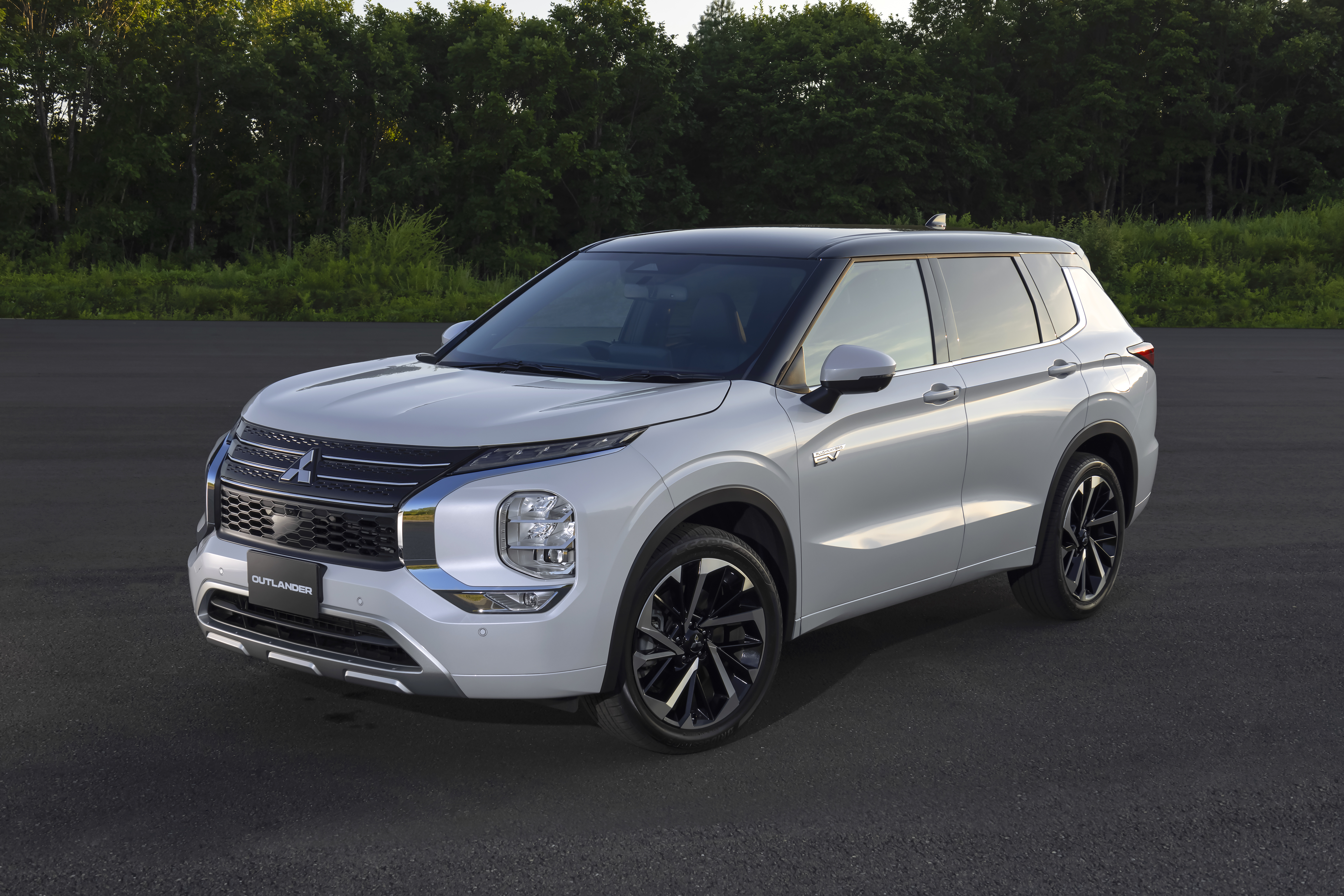 Outlander PHEV : hybride, rechargeable et best-seller - Le Blog de